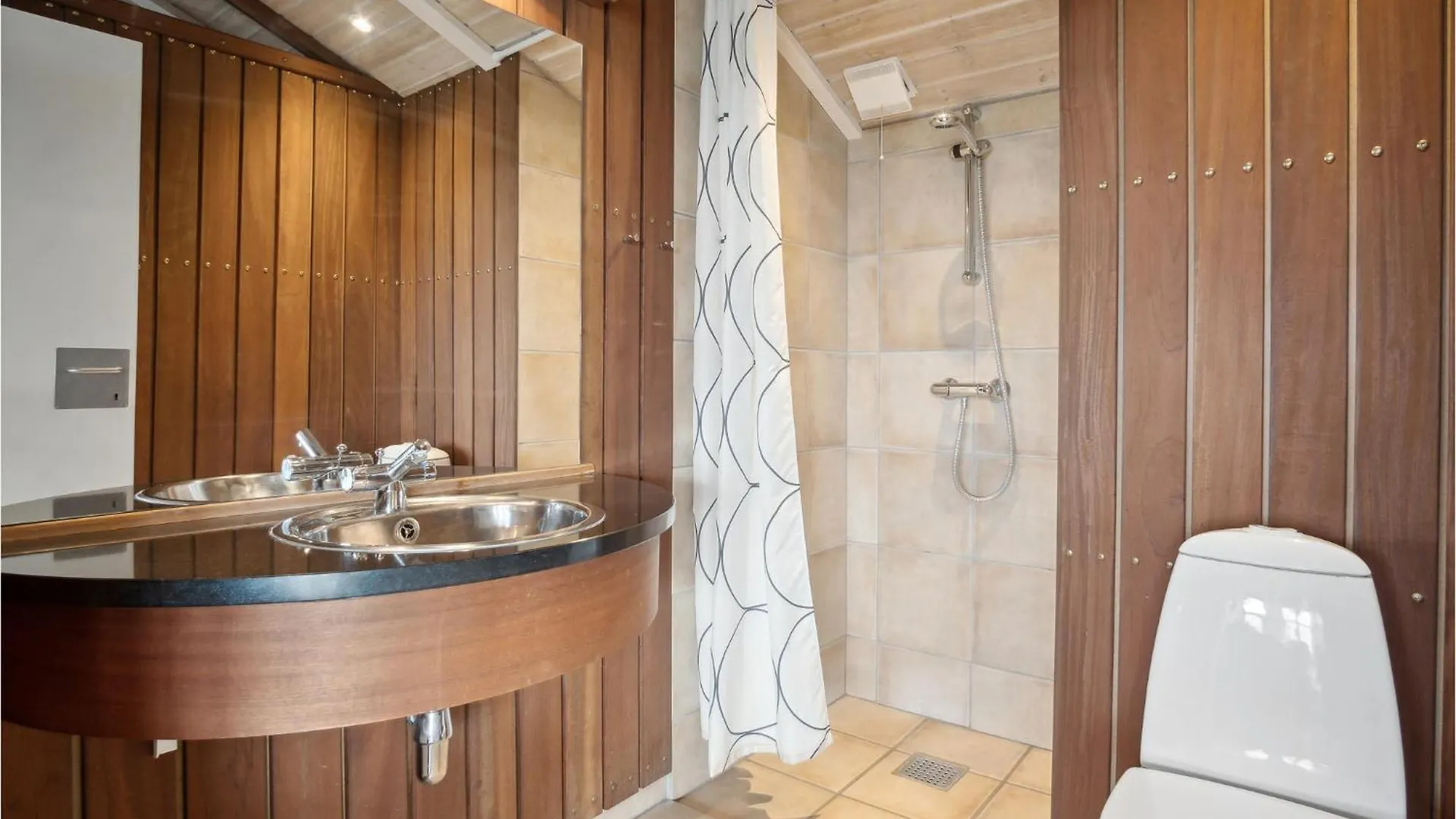 Stunning Home In Ebeltoft With Wifi